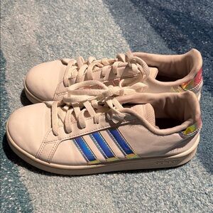 Adidas Iridescent Stripes and Back Logo, Kids Sz 3